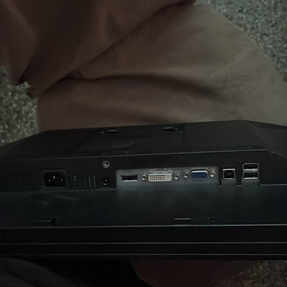 Monitor - Picture 4 of 4
